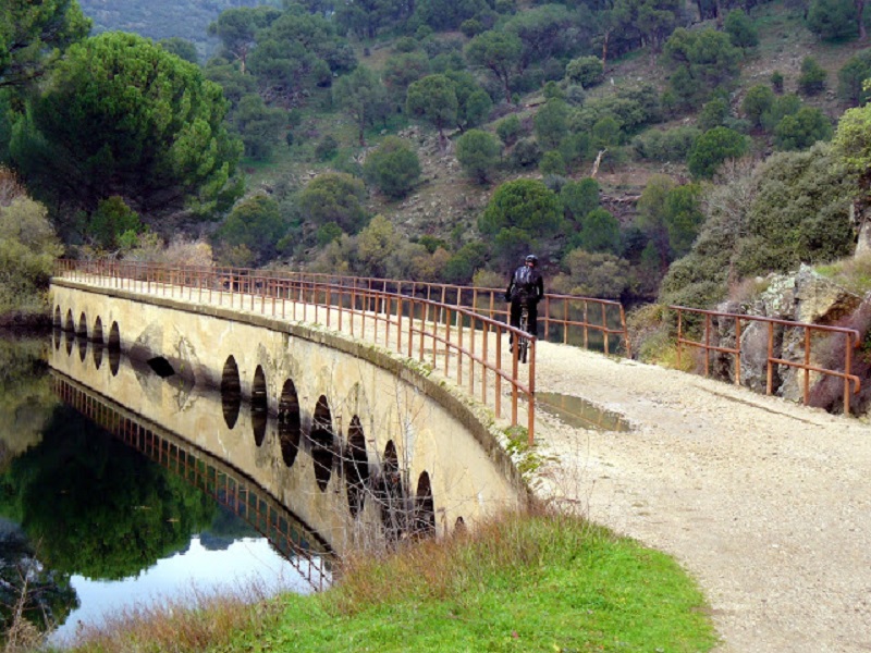 Via verde del rio Alberche pantano de picadas pelayos de la presa arqueologia ferroviaria 1