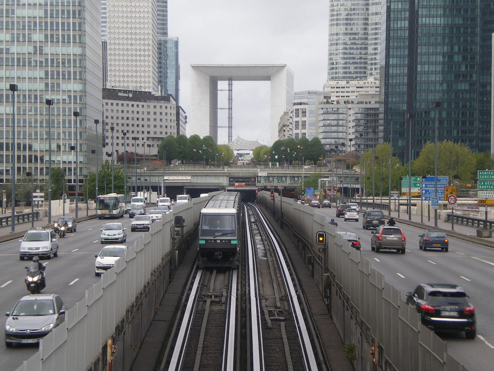 la defense